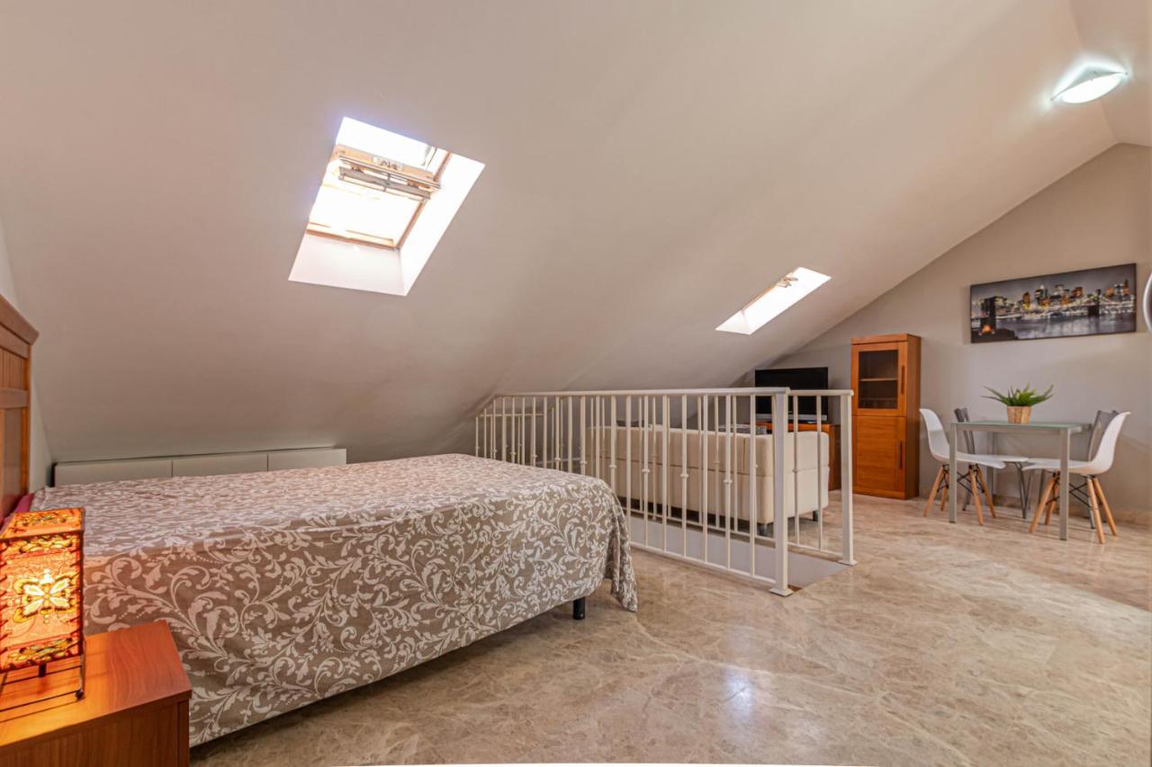 Apartment 797 Rentals- Duplex 7 En La Carihuela A 1 Min De La Playa *