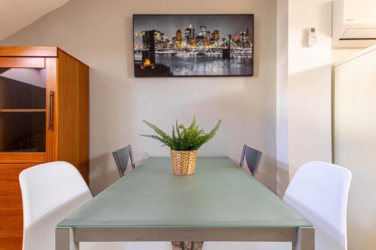 Apartment 797 Rentals- Duplex 7 En La Carihuela A 1 Min De La Playa Torremolinos